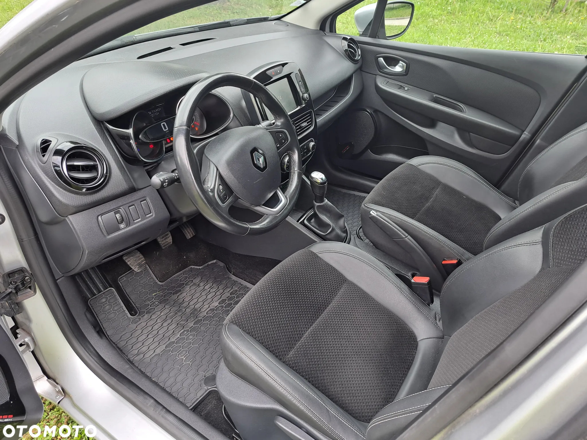 Renault Clio - 27