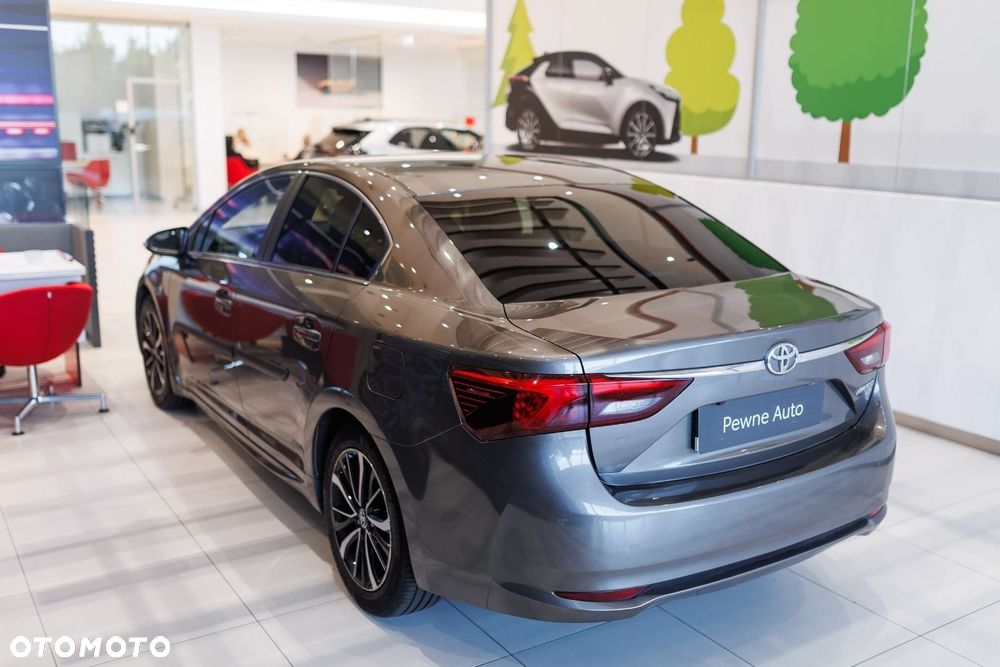 Toyota Avensis - 13