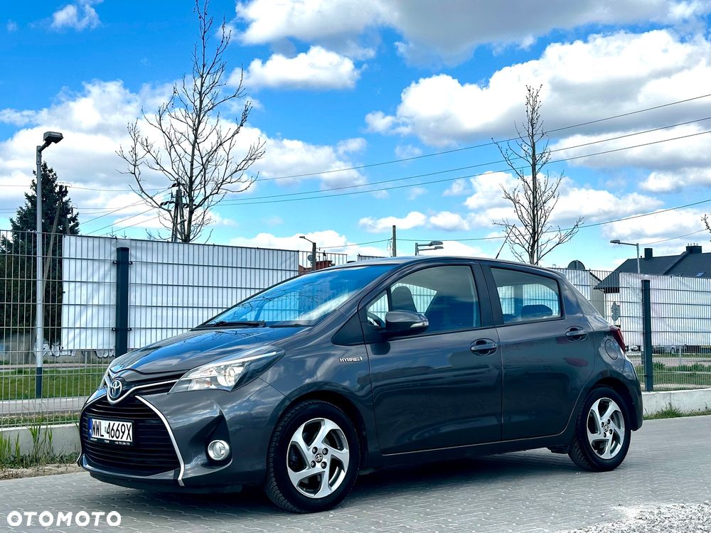 Toyota Yaris Hybrid 100 Selection Passion - 11