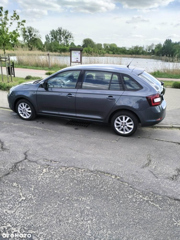 Skoda RAPID 1.2 TSI Ambition - 4