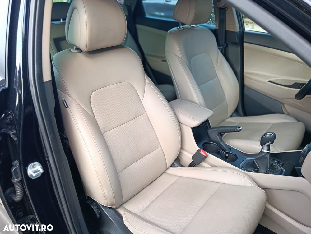 Hyundai Tucson blue 1.7 CRDi 2WD Style - 26