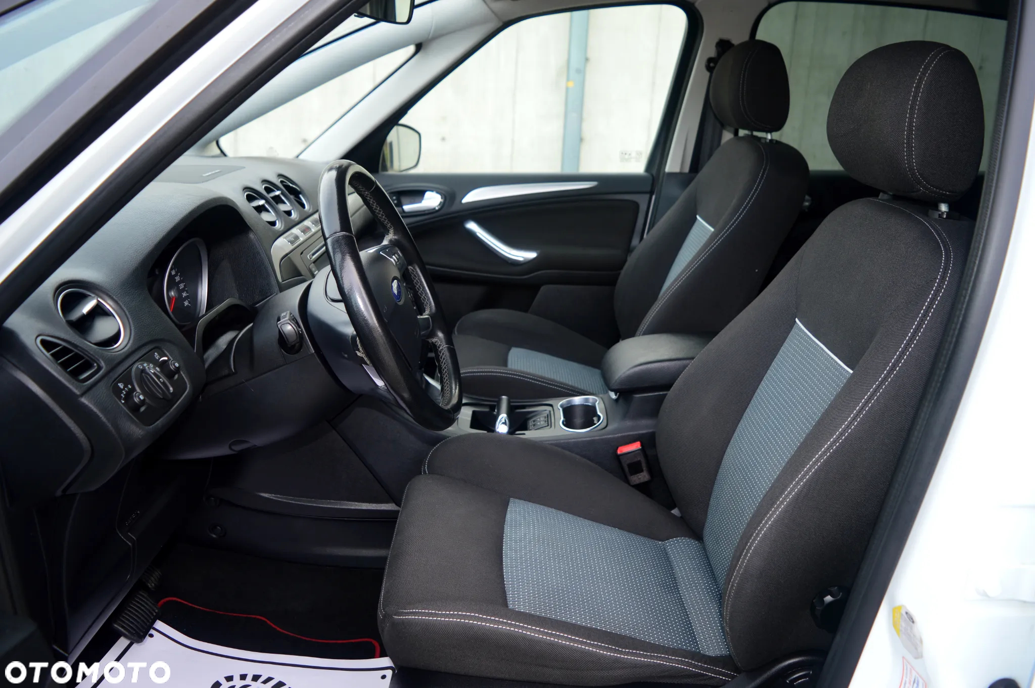 Ford S-Max - 9