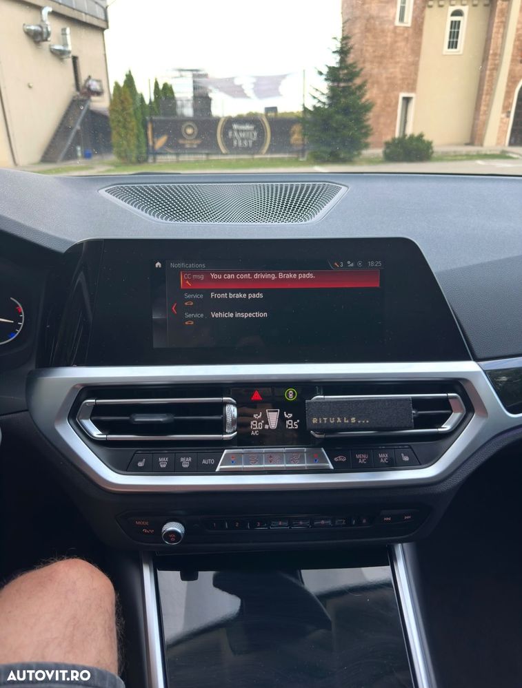 BMW Seria 3 320d Aut. Sport Line - 12