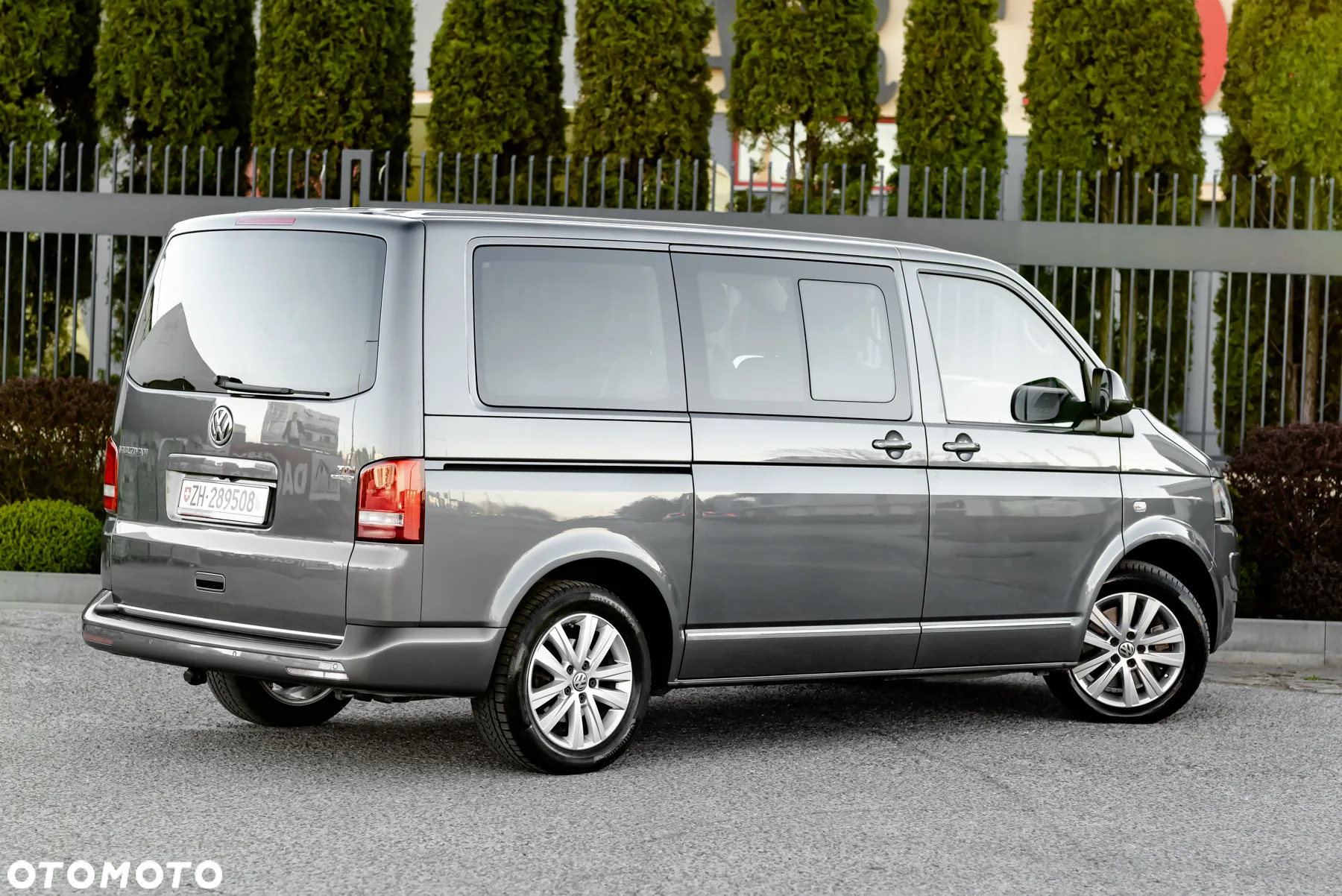 Volkswagen Multivan - 17