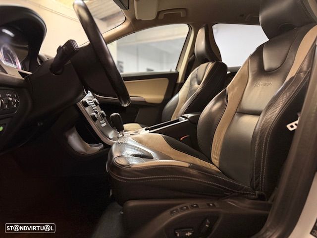 Volvo XC 60 2.0 D3 R-Design Geartronic - 11