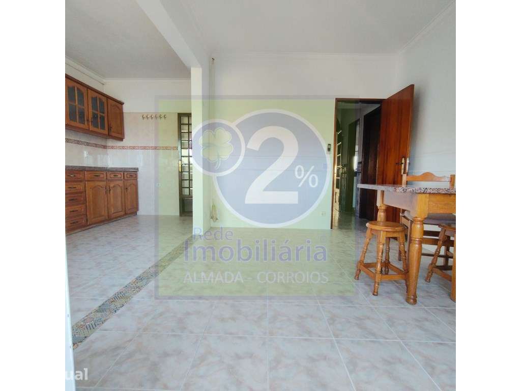 T3, bem localizado, Corroios - Grande imagem: 2/19