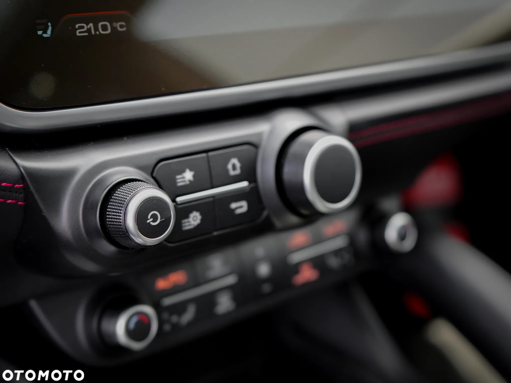 Ferrari GTC4Lusso - 26