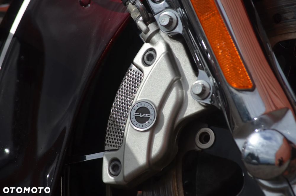 Harley-Davidson Touring Street Glide - 24