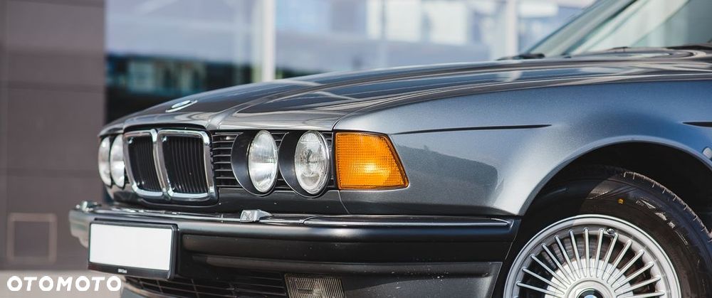BMW Seria 7 750i - 5