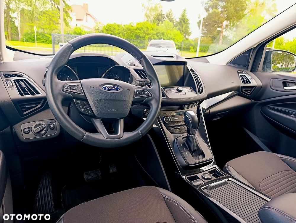 Ford Kuga 2.0 TDCi 2x4 Titanium - 17