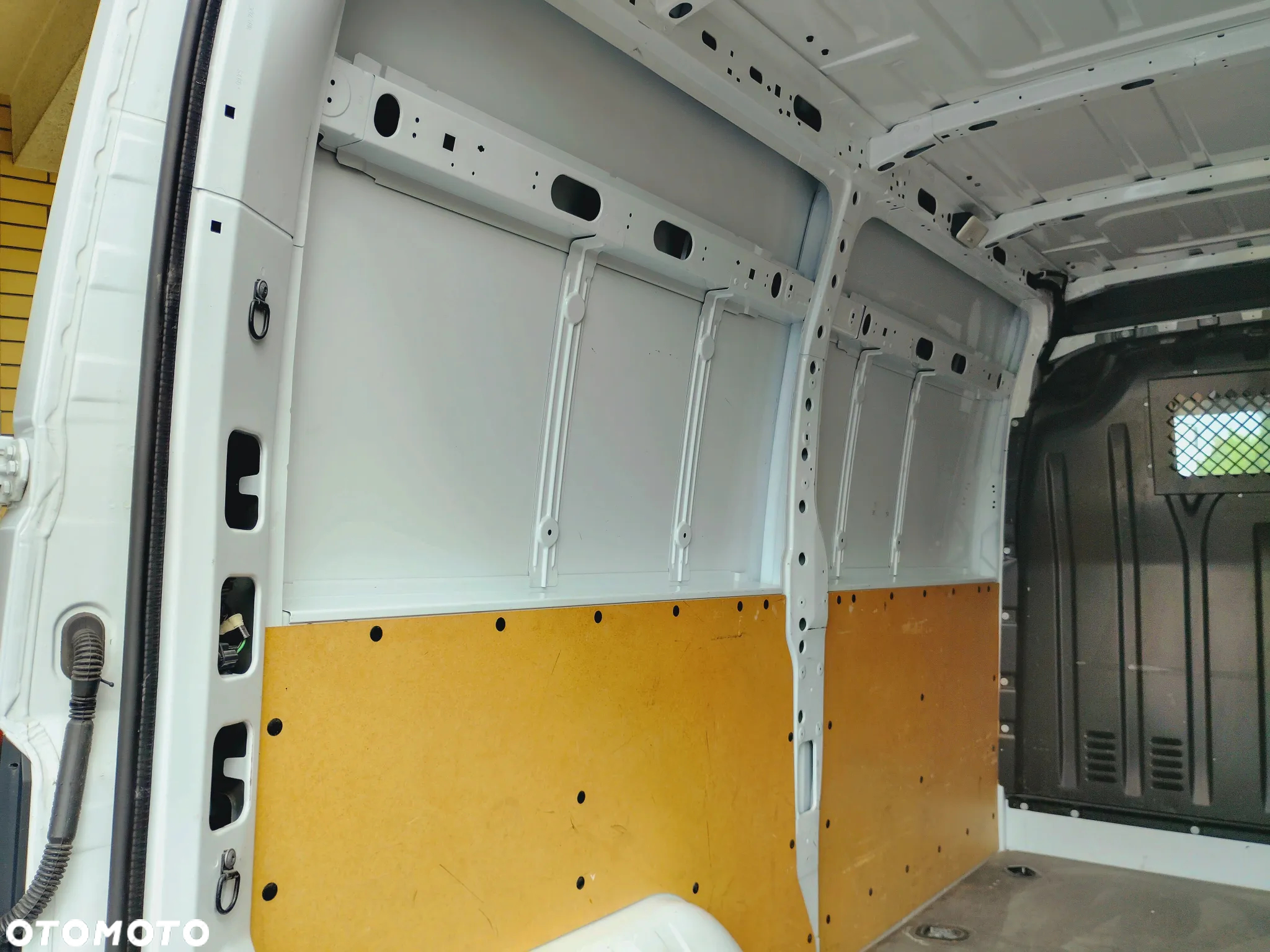Nissan NV400 - 18