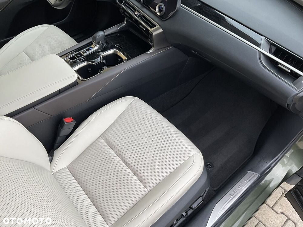Lexus RX 450h+ Prestige - 13