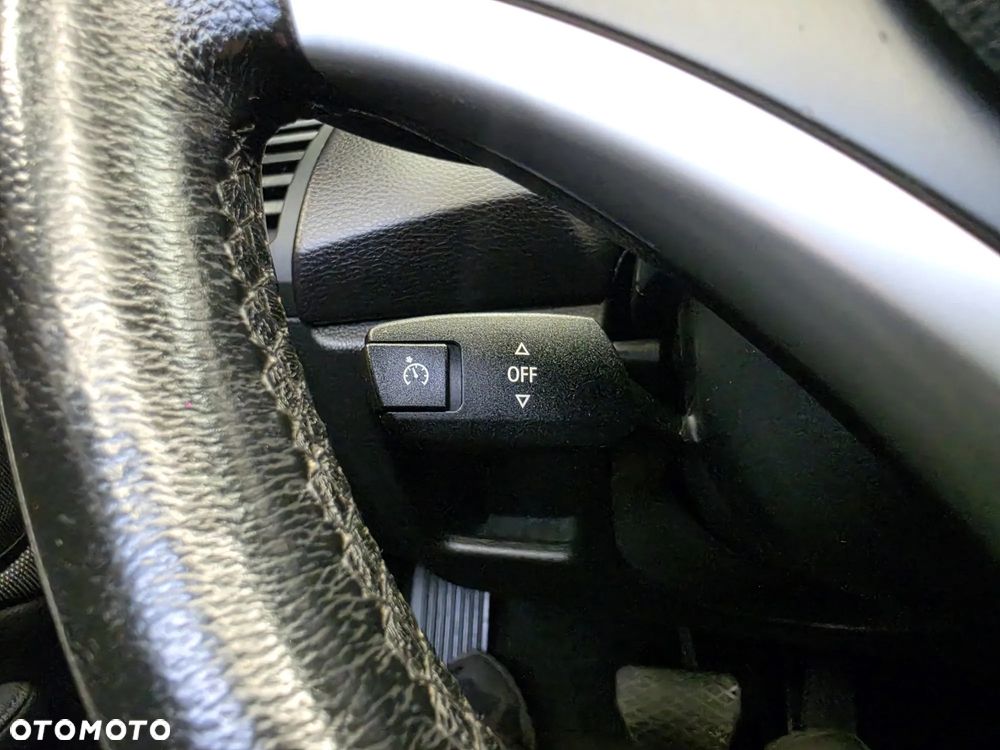 BMW Seria 1 118i Edition Sport - 36