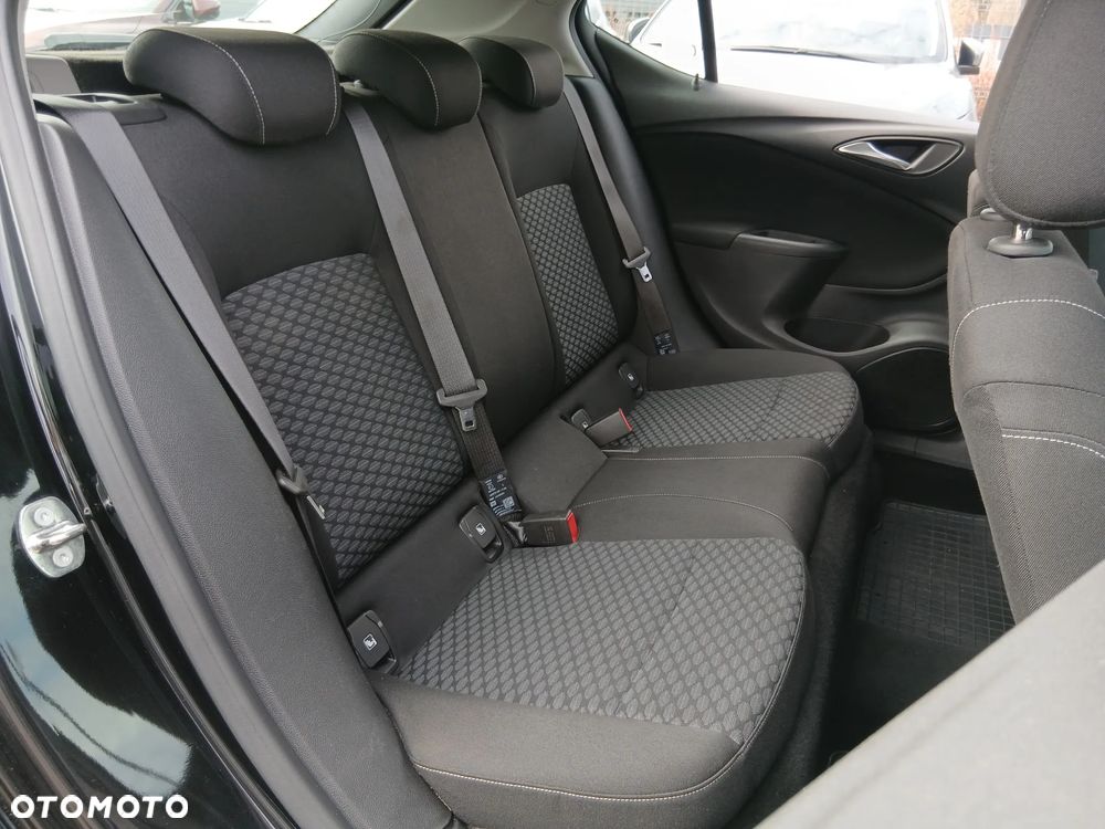 Opel Astra 1.4 T Enjoy - 17