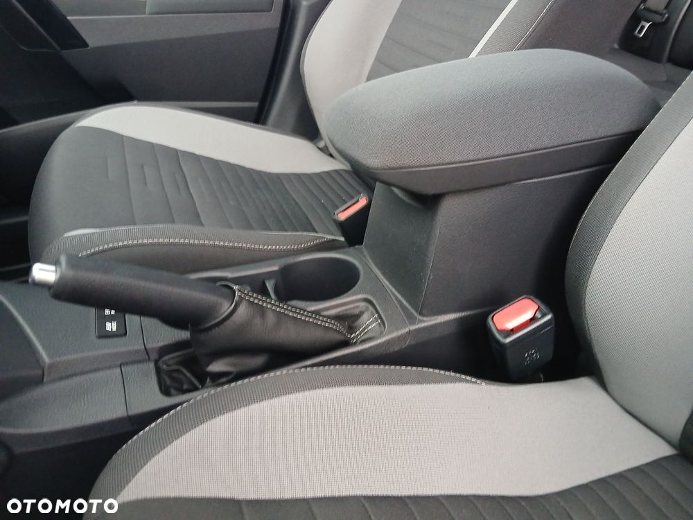 Toyota Auris Hybrid 135 Premium - 36