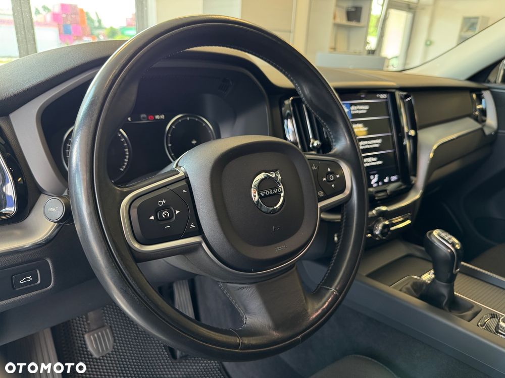 Volvo XC 60 D4 AWD RDesign - 11