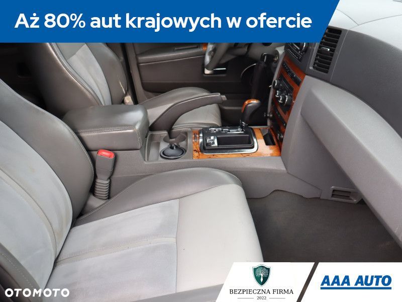 Jeep Grand Cherokee - 10