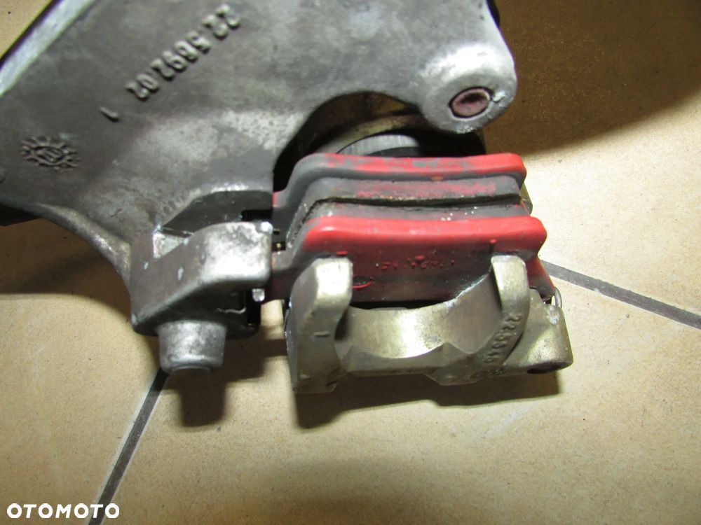 KTM 625 SMC nie 640 zacisk hamulca tył klocki - 2
