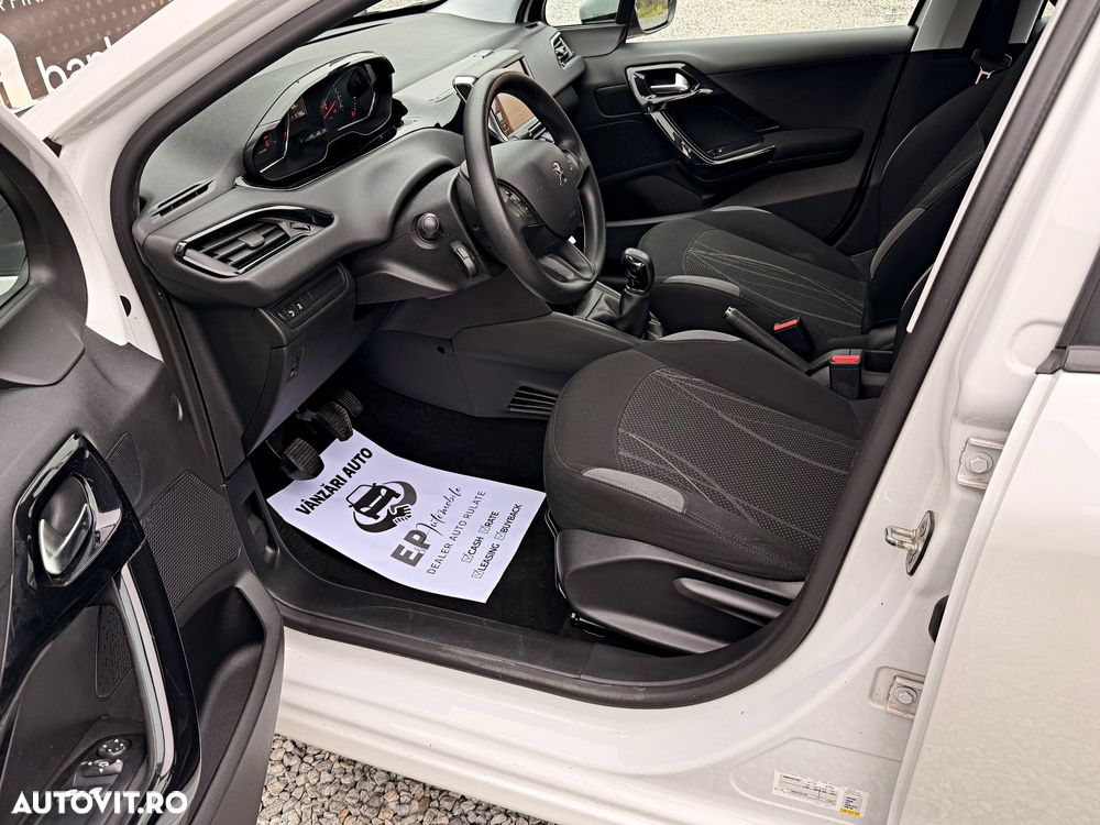 Peugeot 208 PureTech 82 Start & Stop Style - 16