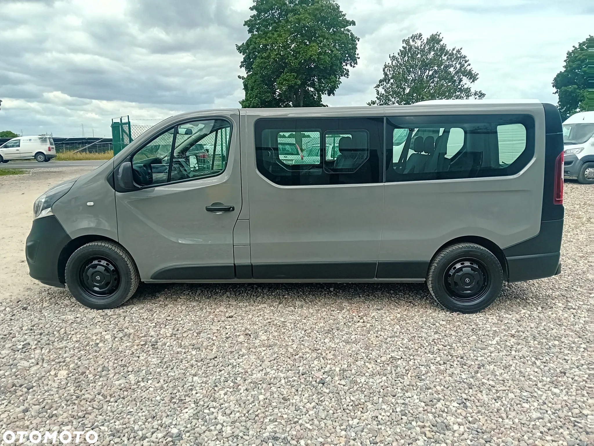 Opel Vivaro - 8