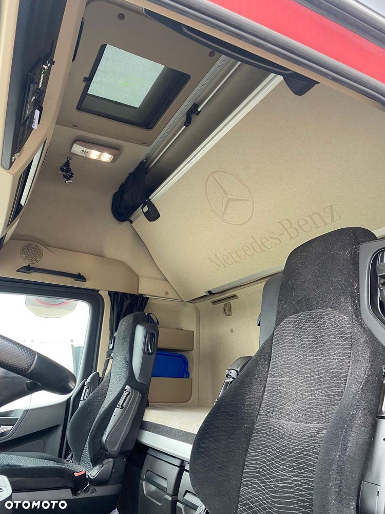 Mercedes-Benz Actros - 13
