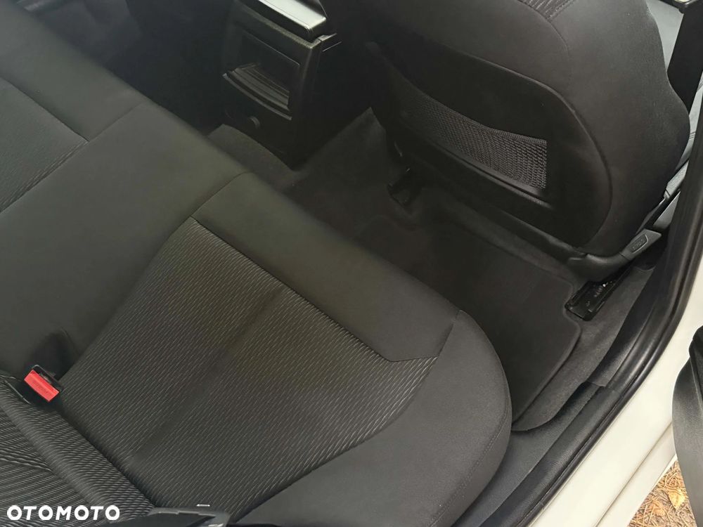 BMW Seria 1 114d - 27