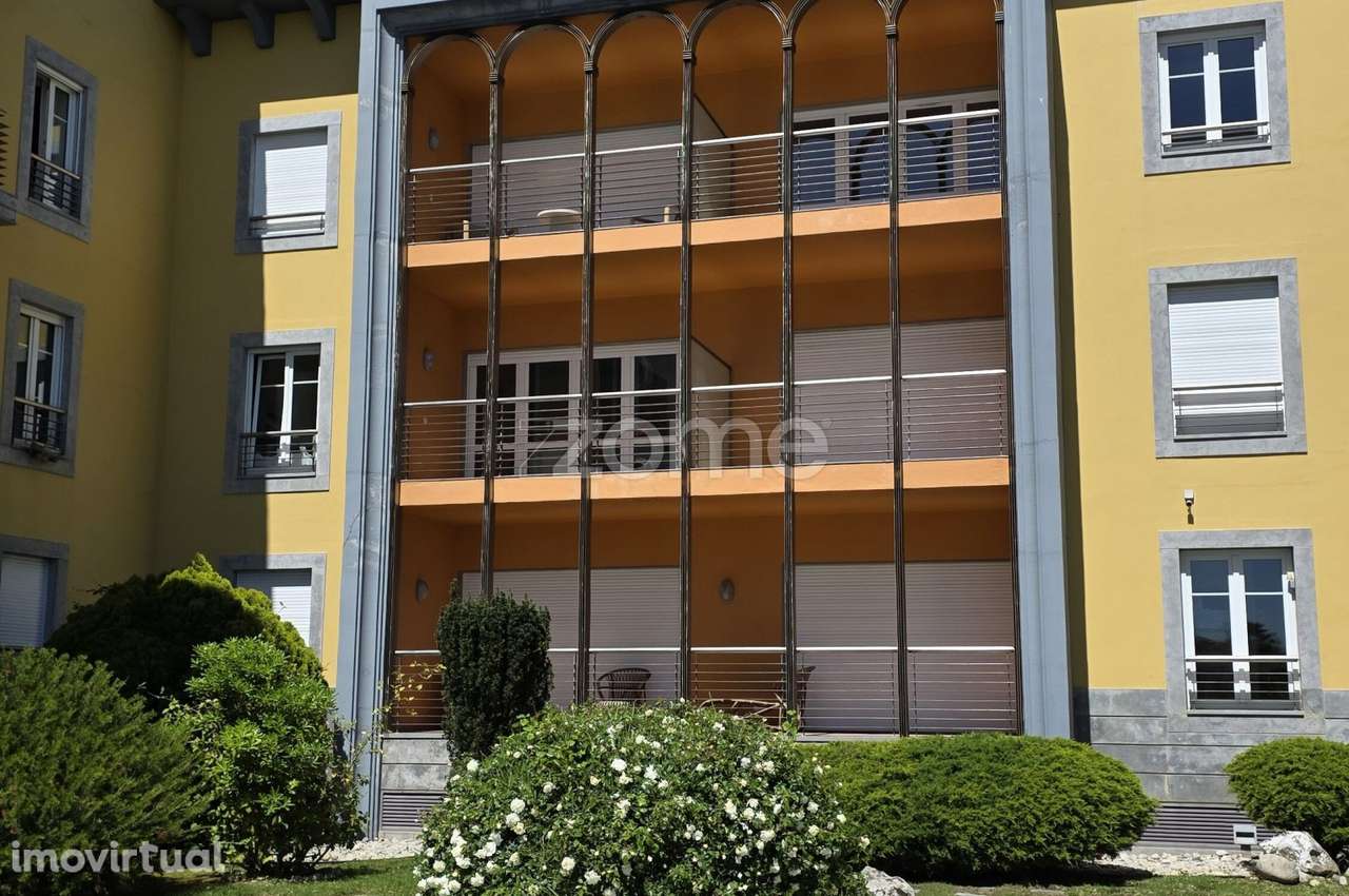 Luxo e Charme em 1.ª Linha de Mar | T2 com Garagem e Arrecadação - Grande imagem: 4/6