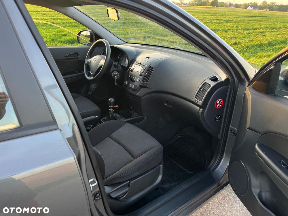 Hyundai i30 1.4 Base + - 20
