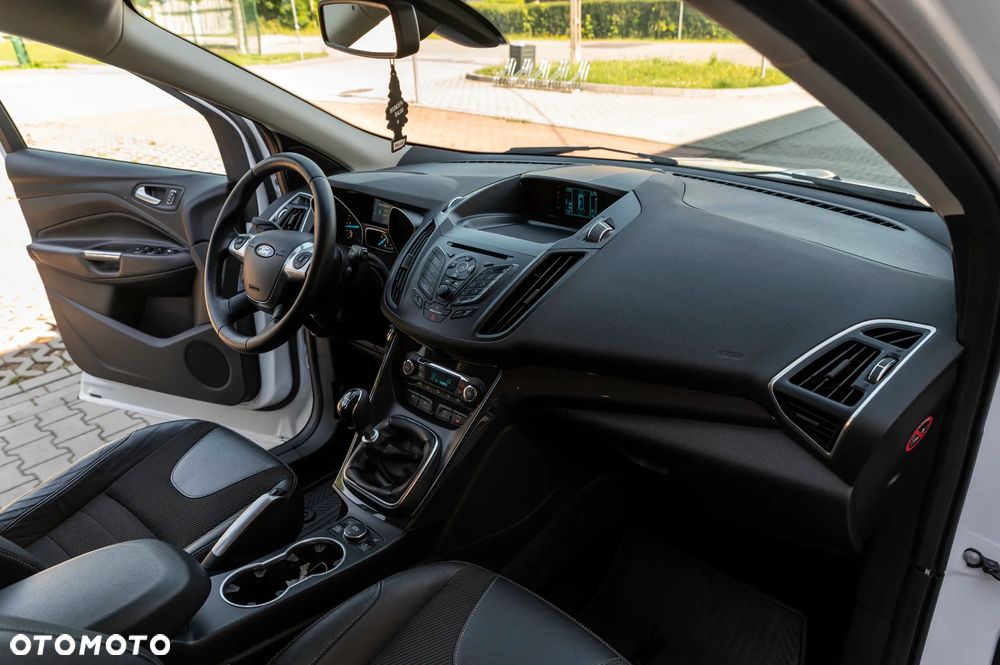 Ford Kuga 2.0 TDCi 4x4 Titanium - 24