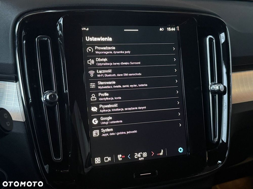 Volvo XC 40 B3 Plus Dark - 22