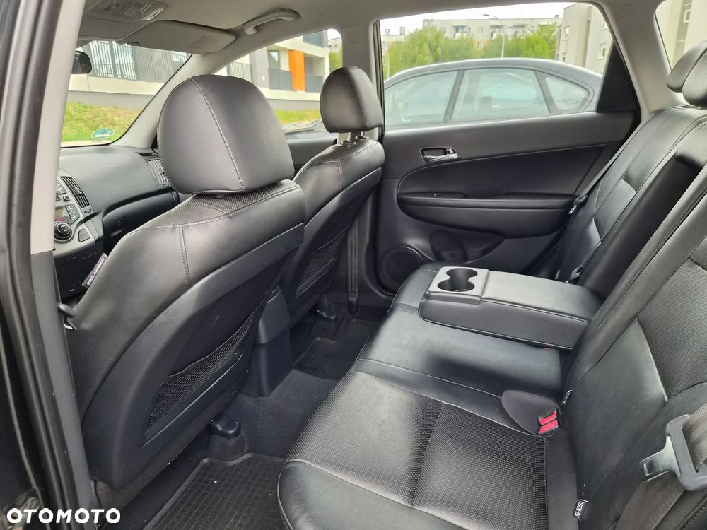 Hyundai i30 2.0 Premium - 36
