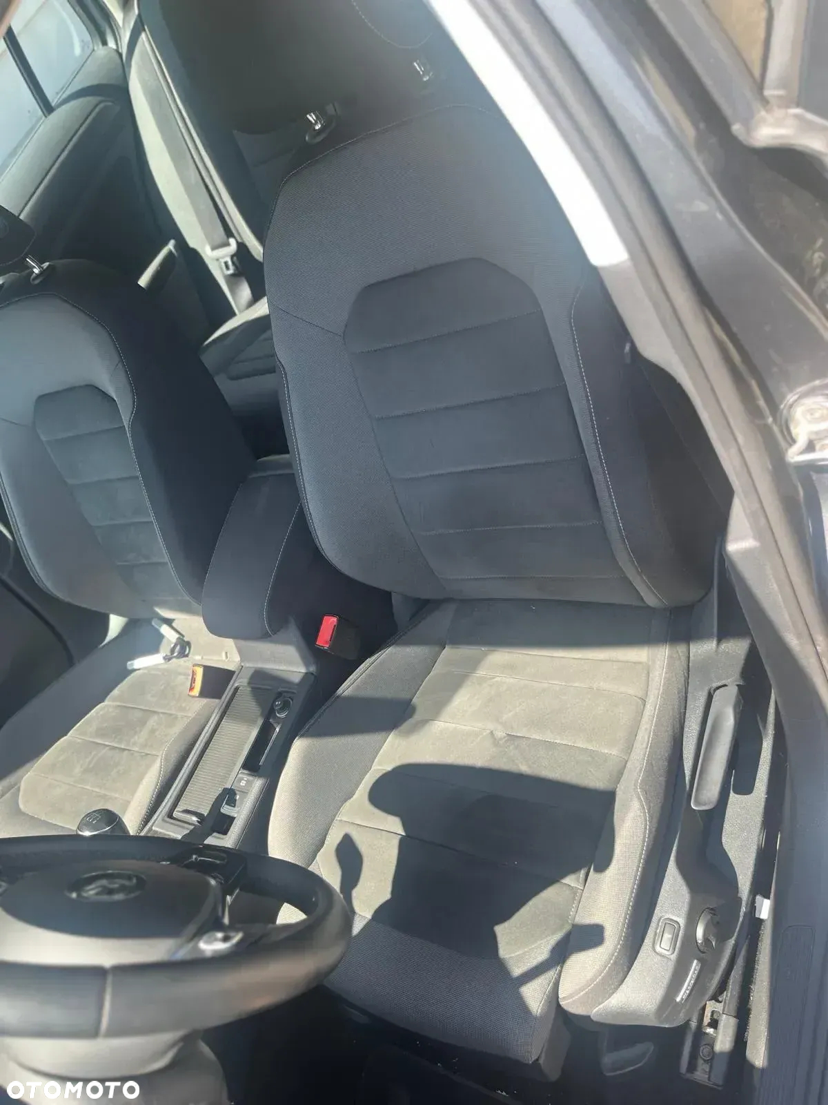 Volkswagen Golf 1.6 TDI SCR Comfortline - 8