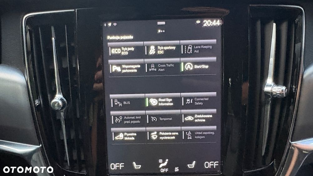 Volvo V90 D4 AWD Momentum - 34