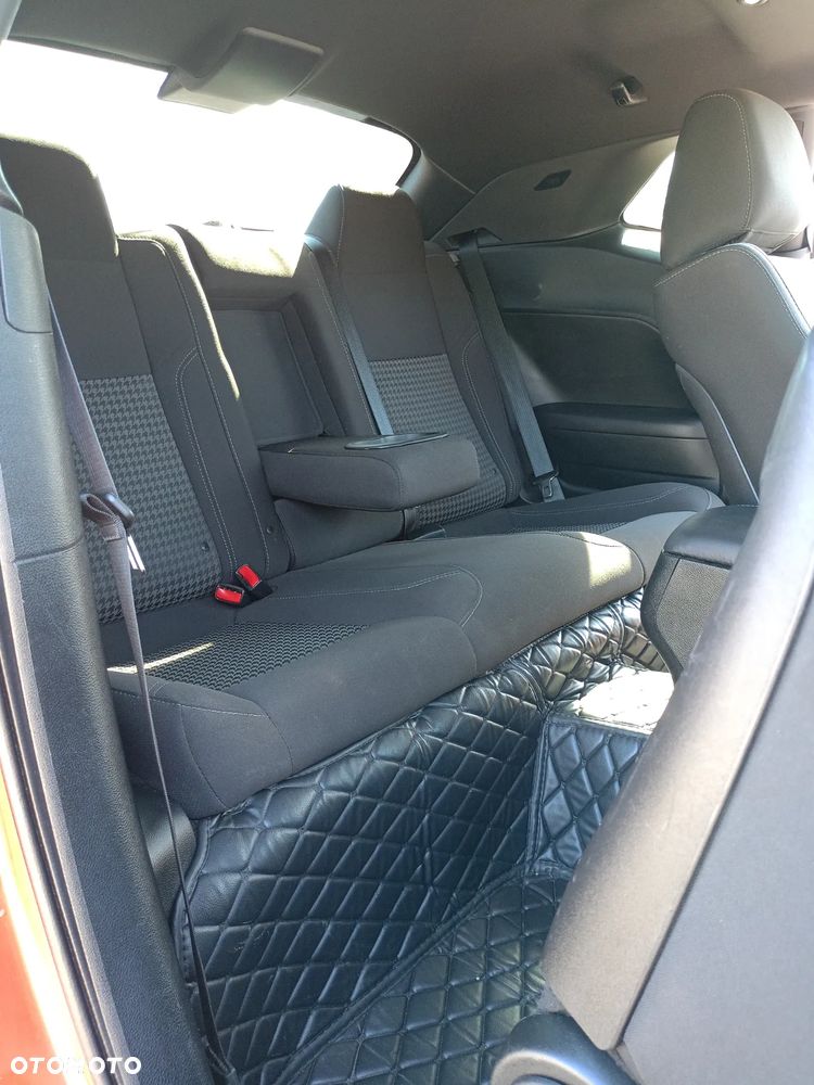 Dodge Challenger - 12