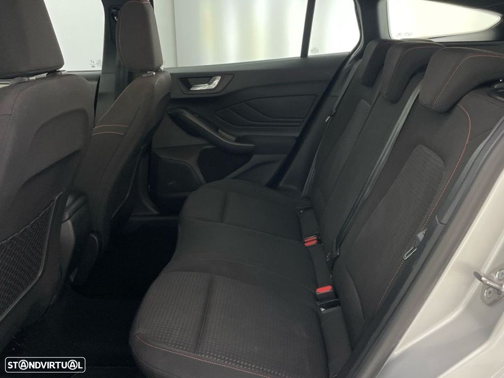 Ford Focus 1.0 EcoBoost MHEV ST-Line - 12