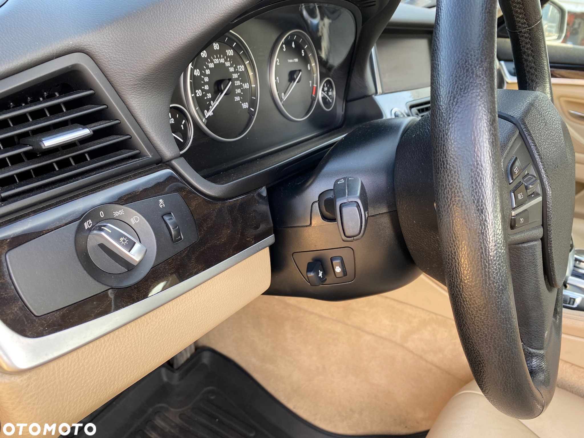 BMW Seria 5 528i xDrive - 15