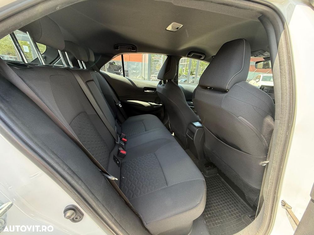 Toyota Corolla 1.8 HSD Business - 19