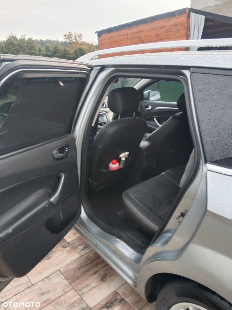 Ford Mondeo 2.0 Ghia - 8