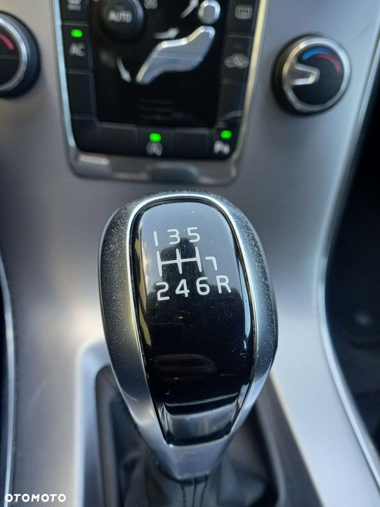 Volvo XC 60 D3 Momentum - 34