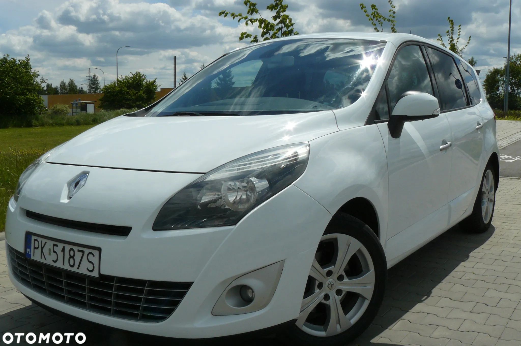 Renault Grand Scenic - 1