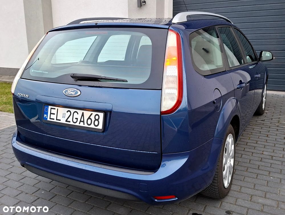 Ford Focus 1.6 16V Style+ - 12