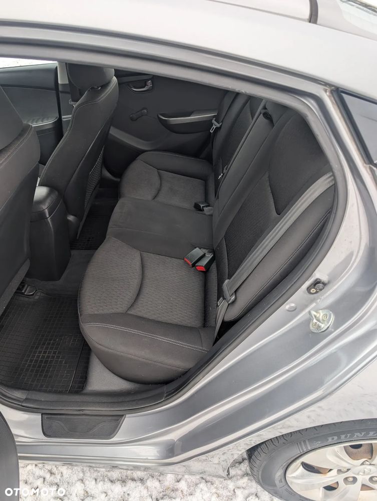 Hyundai Elantra 1.6 Comfort - 19