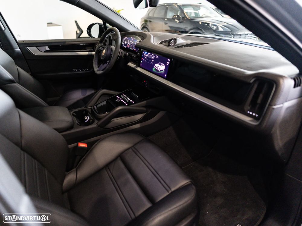 Porsche Cayenne Coupé E-Hybrid - 48