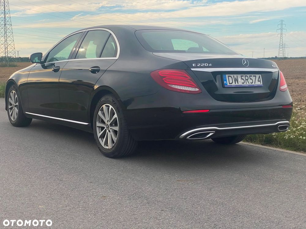 Mercedes-Benz Klasa E 220 d 4-Matic 9G-TRONIC - 8