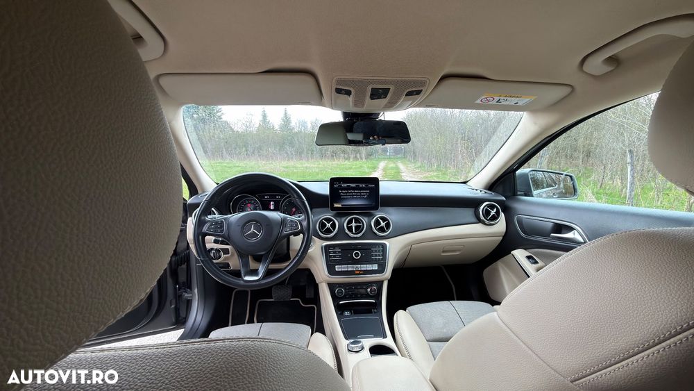 Mercedes-Benz GLA - 13