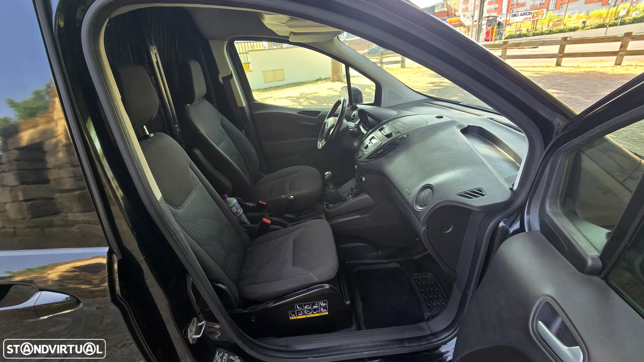 Ford Courier - 15