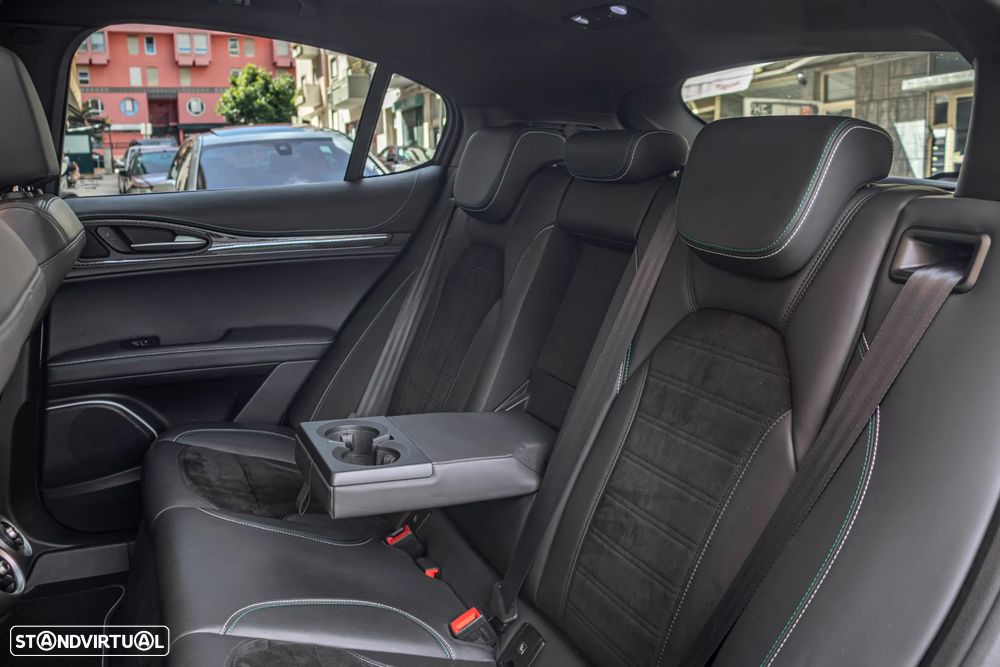 Alfa Romeo Stelvio 2.9 T Quadrifoglio Q4 — fotografia 41