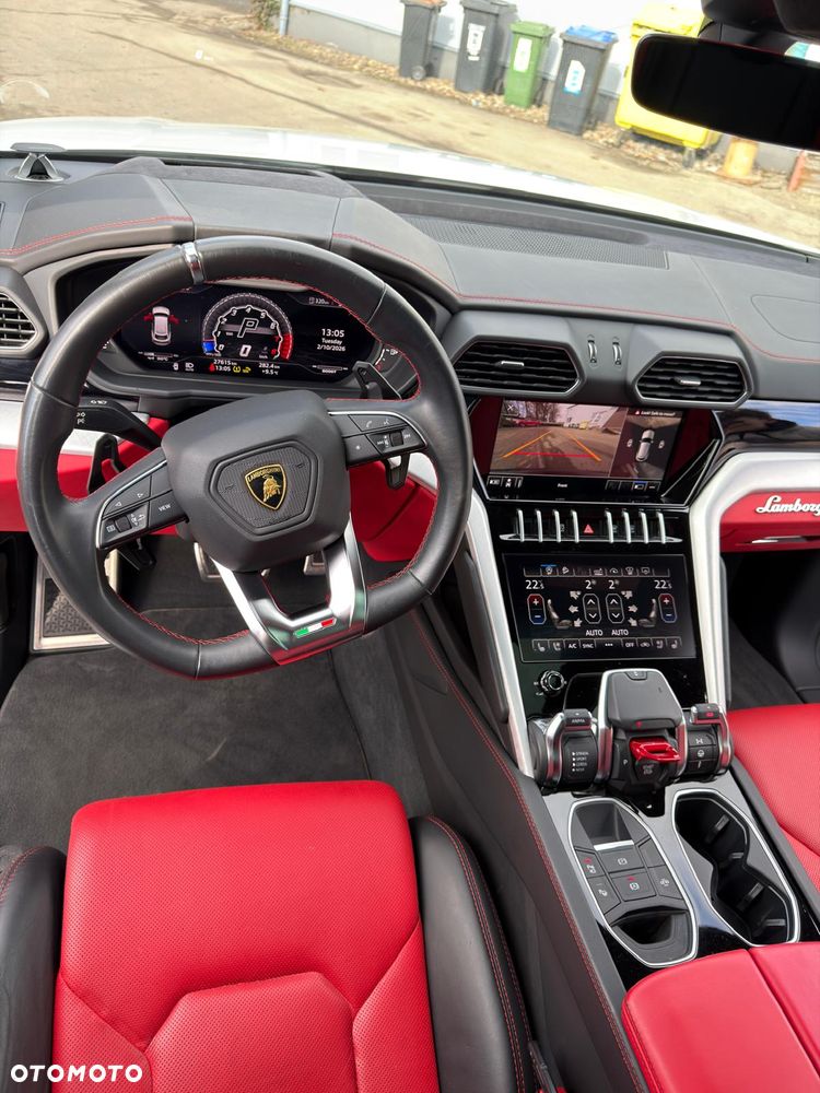 Lamborghini Urus - 12