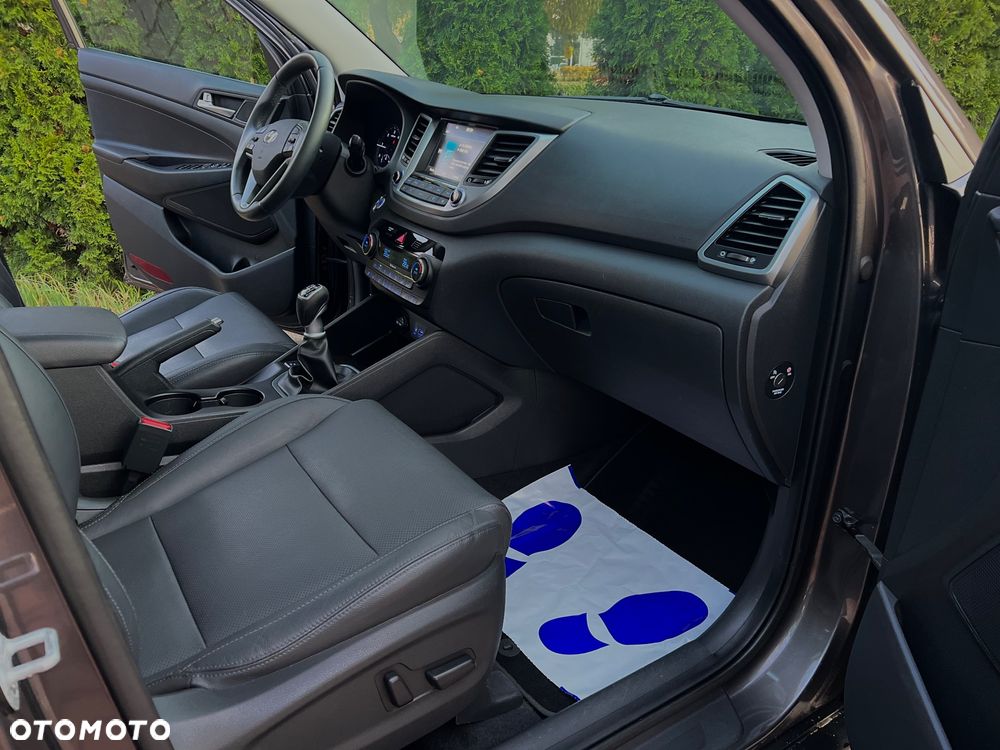Hyundai Tucson 1.7 CRDI BlueDrive TourdePologne 2WD - 24