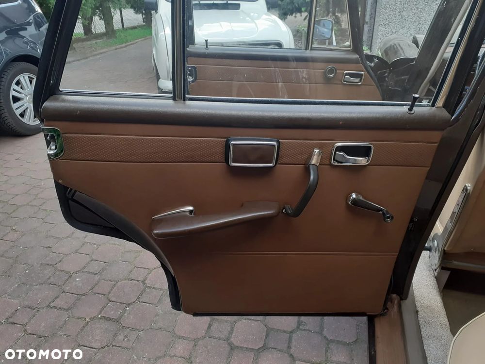 Mercedes-Benz W111 - 9